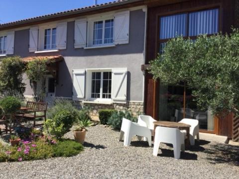 Loft Atypique Bed & Breakfast Villeneuve-de-Riviere Luaran gambar