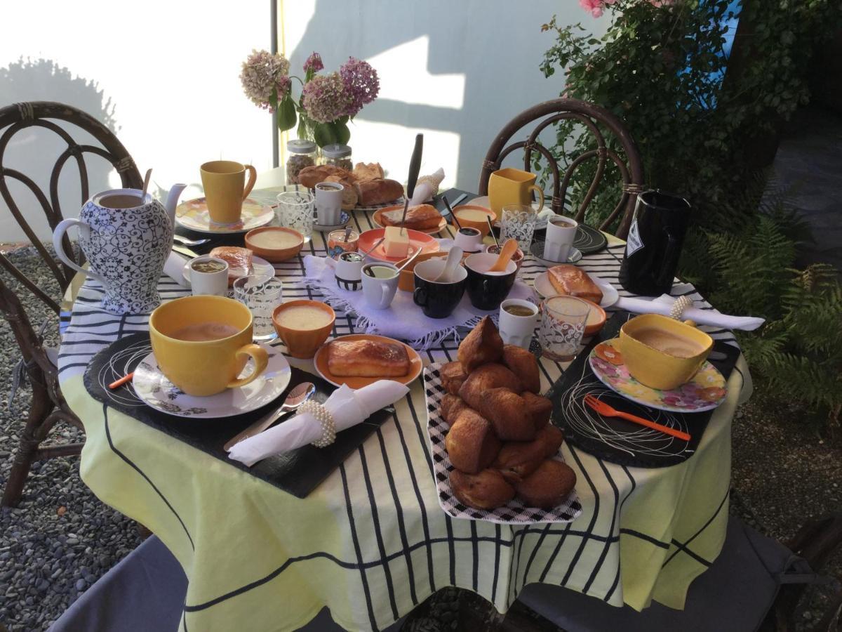 Loft Atypique Bed & Breakfast Villeneuve-de-Riviere Luaran gambar