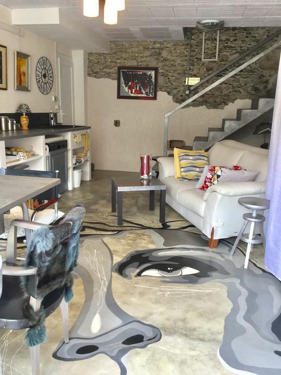 Loft Atypique Bed & Breakfast Villeneuve-de-Riviere Luaran gambar